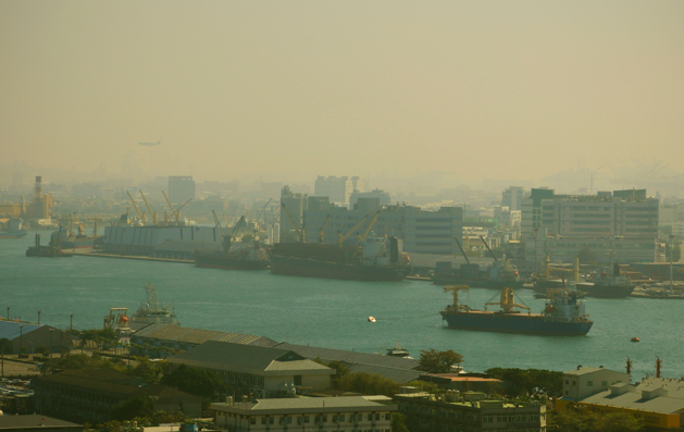 臺股暴跌近一成！房市恐爆「斷頭潮」 專家：逾放比成房市風向球