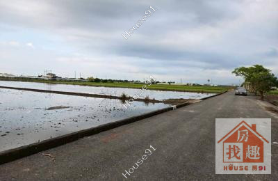 大林交流道旁大筆農地